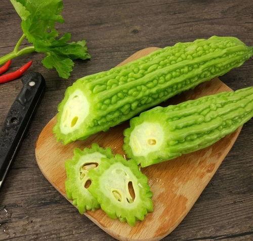 吃哈米瓜的图片,甜蜜滋味尽收眼底